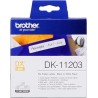 Brother DK11203 - Etiquetas Originales Precortadas para Carpetas - 17x87 mm - 300 Unidades - Texto negro sobre fondo blanco